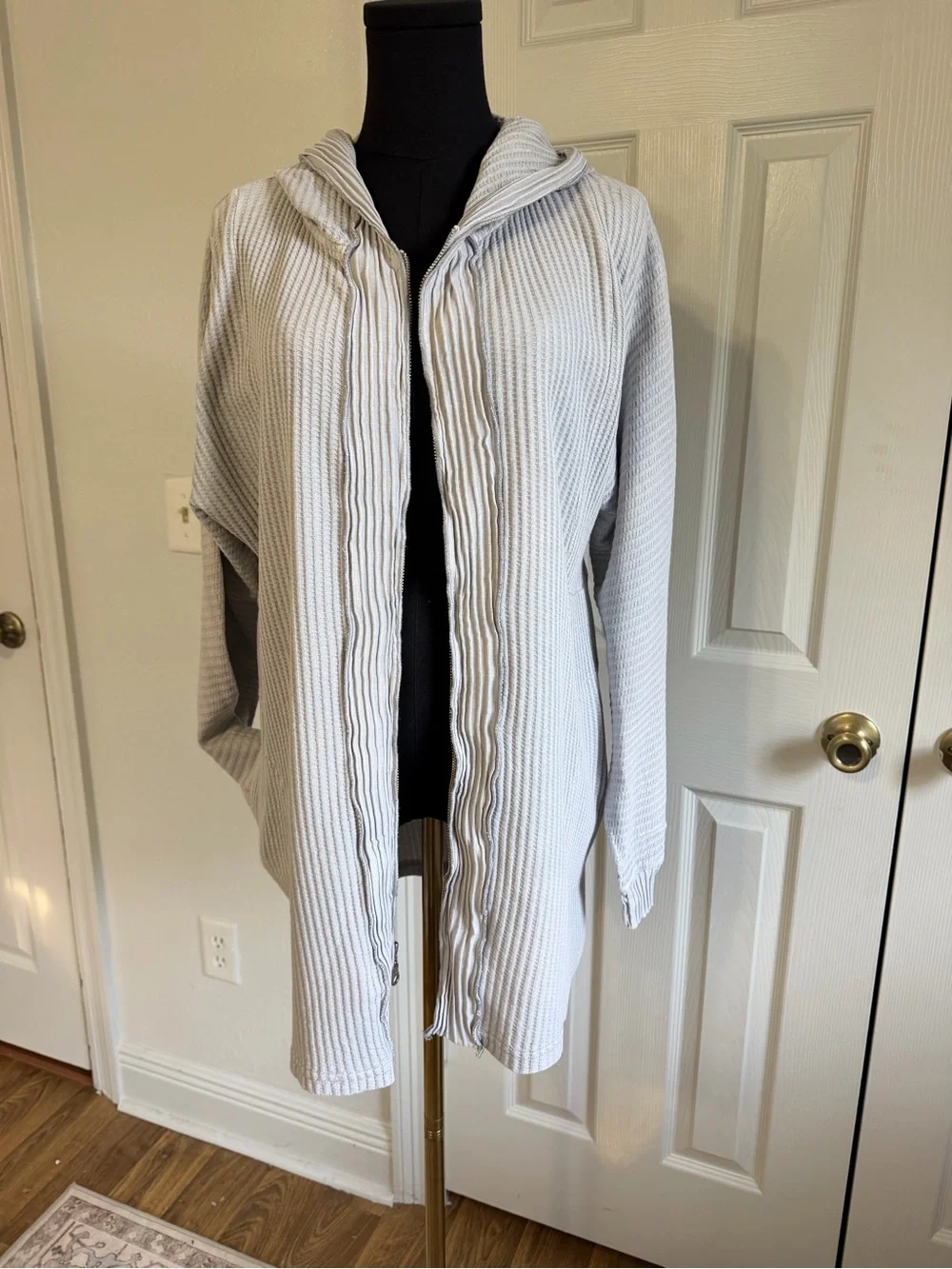 Soft Surroundings Hooded Long Waffle Knit Cardigan Gray 100% Cotton USA Sz M